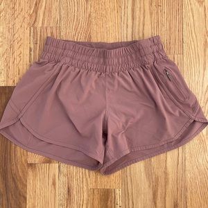 Lululemon size 8 tracker shorts